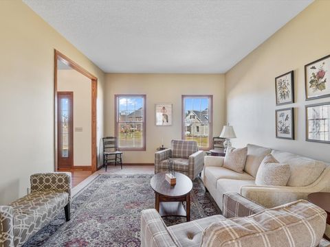 Tiny photo for 5355 Heather Glen Circle, Bettendorf, IA 52722 (MLS # 12599306)