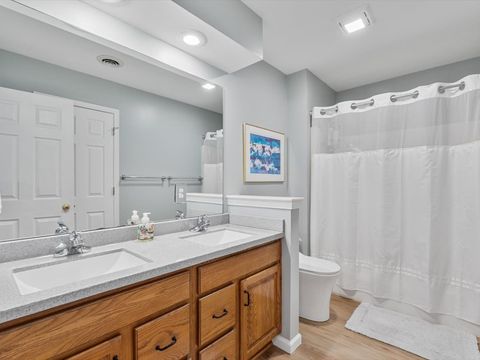 Tiny photo for 5355 Heather Glen Circle, Bettendorf, IA 52722 (MLS # 12599306)