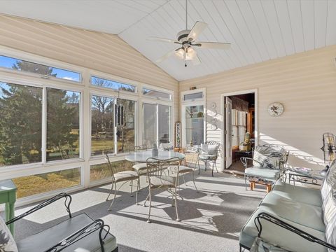 Tiny photo for 5355 Heather Glen Circle, Bettendorf, IA 52722 (MLS # 12599306)