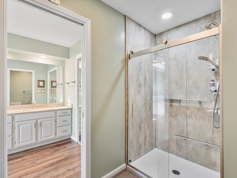 Tiny photo for 5355 Heather Glen Circle, Bettendorf, IA 52722 (MLS # 12599306)