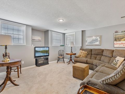 Tiny photo for 5355 Heather Glen Circle, Bettendorf, IA 52722 (MLS # 12599306)