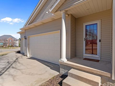 Tiny photo for 5355 Heather Glen Circle, Bettendorf, IA 52722 (MLS # 12599306)