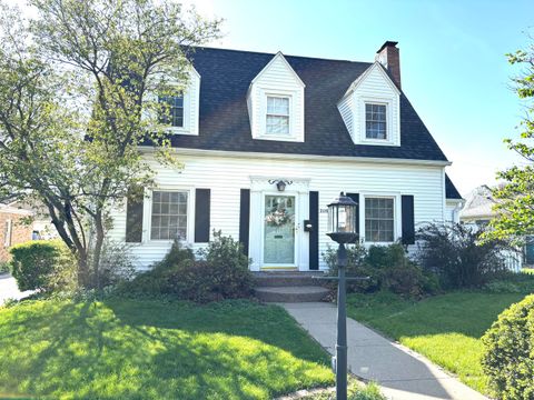 Photo of 2110 29th Street, Rock Island, IL 61201 (MLS # 12628644)