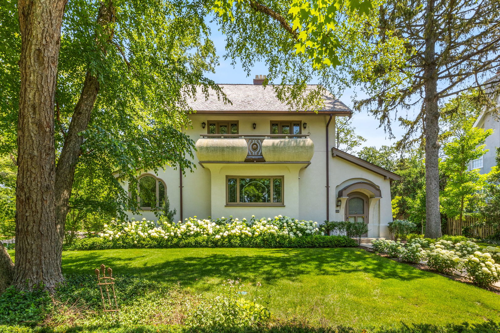 338 Woodstock Avenue