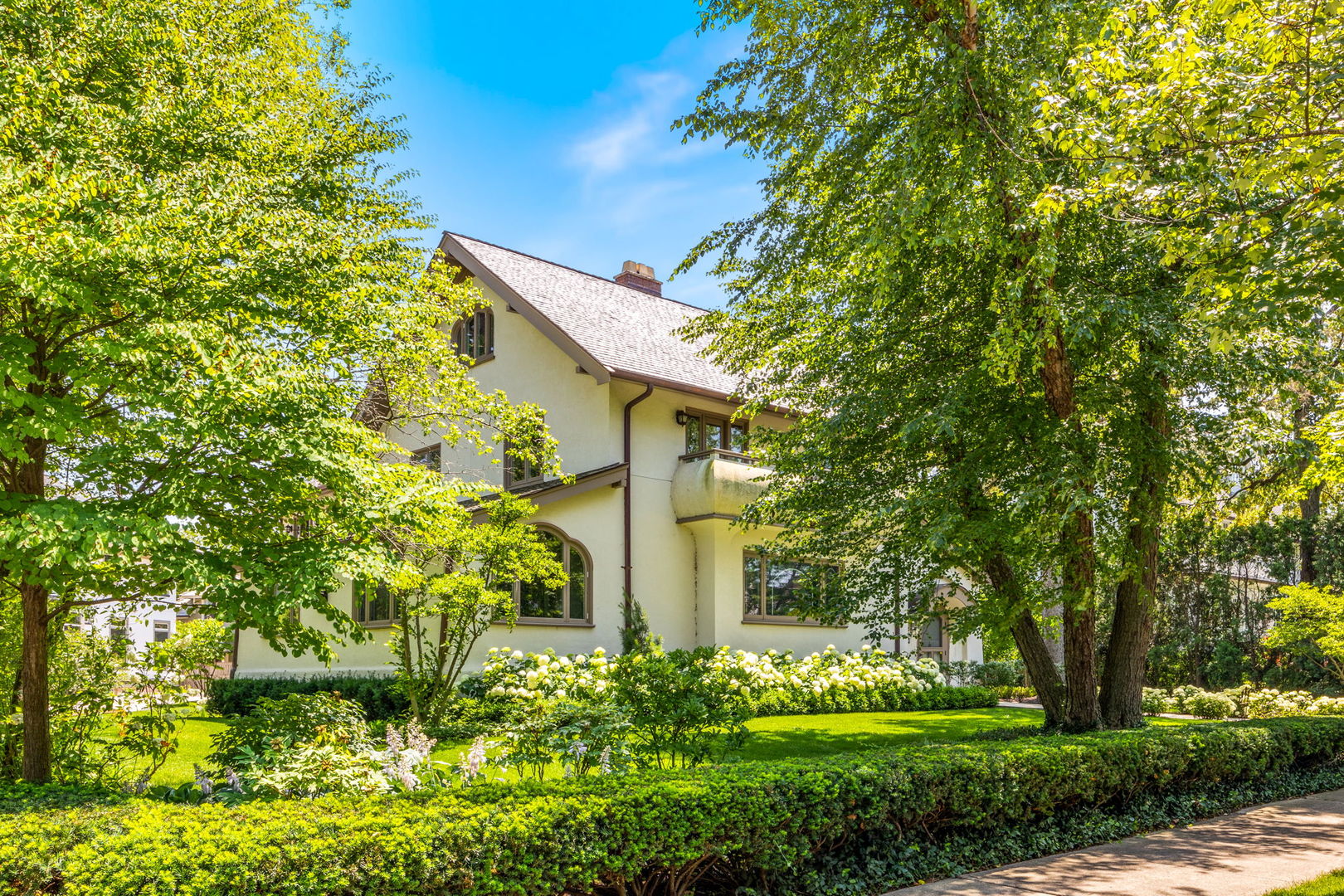 338 Woodstock Avenue