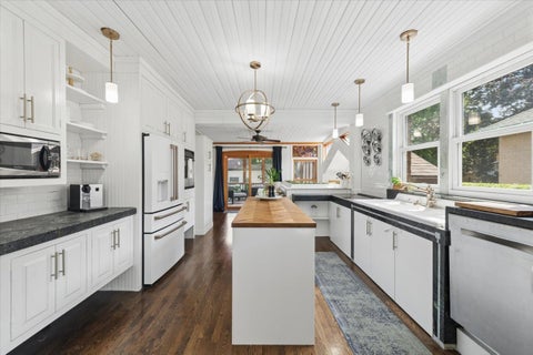 Tiny photo for 4929 N Fairfield Avenue, Chicago, IL 60625 (MLS # 12752641)