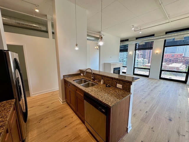 740 W Fulton Street 801