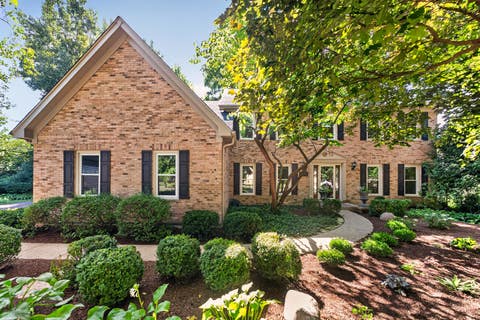 Photo of 1315 Hawkins Court, St. Charles, IL 60174 (MLS # 12719967)