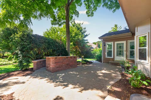 Tiny photo for 1315 Hawkins Court, St. Charles, IL 60174 (MLS # 12719967)