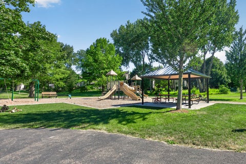 Tiny photo for 1315 Hawkins Court, St. Charles, IL 60174 (MLS # 12719967)