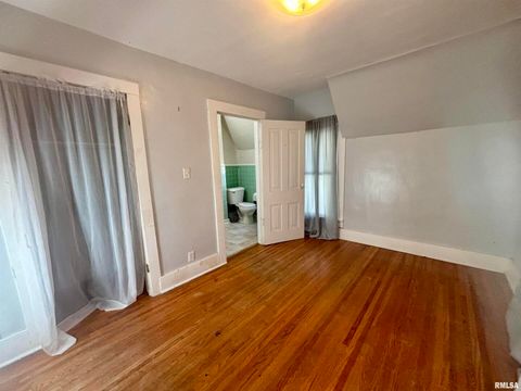 Tiny photo for 202 W APPLE Street, Maquoketa, IA 52060 (MLS # QC4269181)