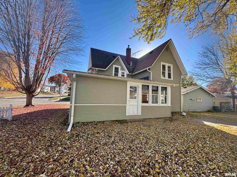 Tiny photo for 202 W APPLE Street, Maquoketa, IA 52060 (MLS # QC4269181)