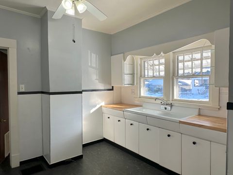 Tiny photo for 612 Pleasant Court, Marion, IL 62959 (MLS # 12559581)