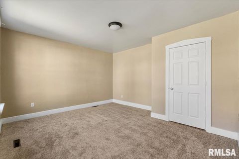 Tiny photo for 2011 W 2ND Street, Davenport, IA 52802 (MLS # QC4269385)