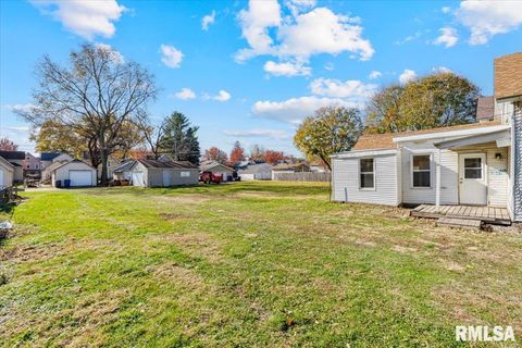 Tiny photo for 2011 W 2ND Street, Davenport, IA 52802 (MLS # QC4269385)
