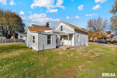 Tiny photo for 2011 W 2ND Street, Davenport, IA 52802 (MLS # QC4269385)
