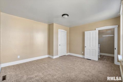 Tiny photo for 2011 W 2ND Street, Davenport, IA 52802 (MLS # QC4269385)