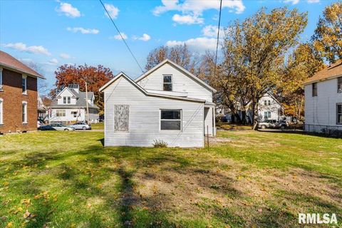 Tiny photo for 2011 W 2ND Street, Davenport, IA 52802 (MLS # QC4269385)