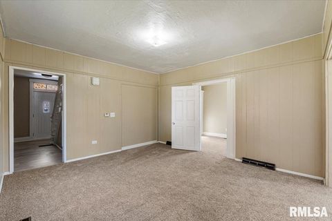 Tiny photo for 2011 W 2ND Street, Davenport, IA 52802 (MLS # QC4269385)