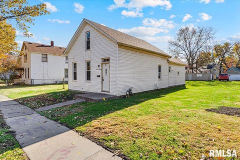 Tiny photo for 2011 W 2ND Street, Davenport, IA 52802 (MLS # QC4269385)