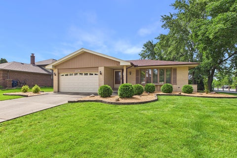 Photo of 3529 Burgess Place, Darien, IL 60561 (MLS # 12688741)