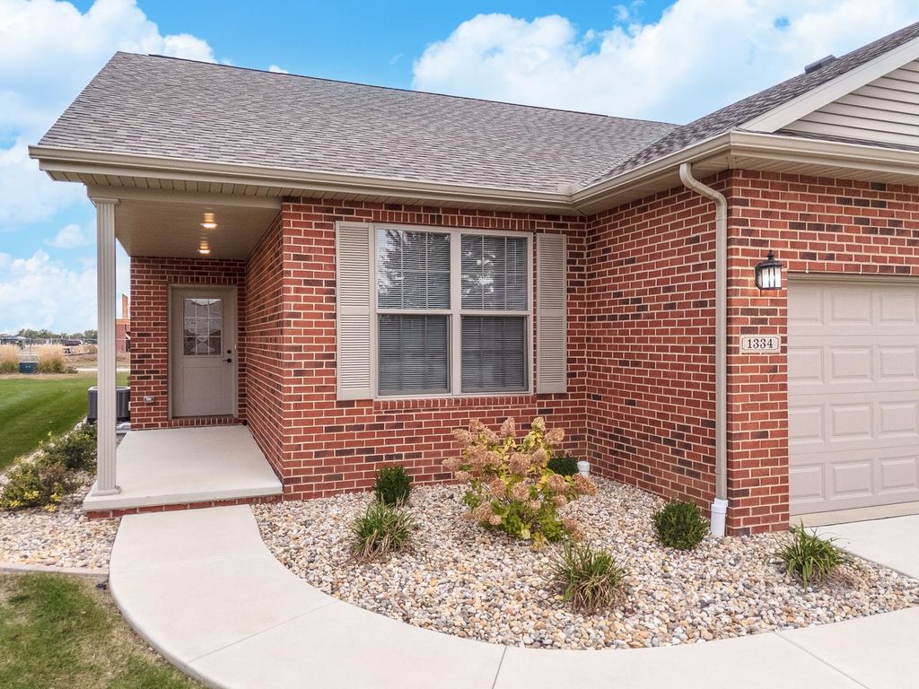 Photo for 1334 Monterey Pine Drive #1334, Normal, IL 61761 (MLS # 12491178)