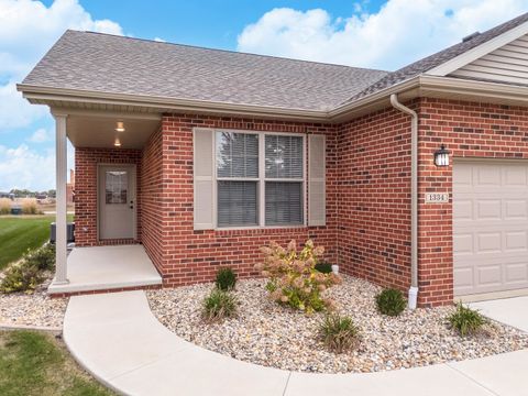 Photo of 1334 Monterey Pine Drive #1334, Normal, IL 61761 (MLS # 12491178) Photo of 1334 Monterey Pine Drive #1334, Normal, IL 61761 (MLS # 12491178)