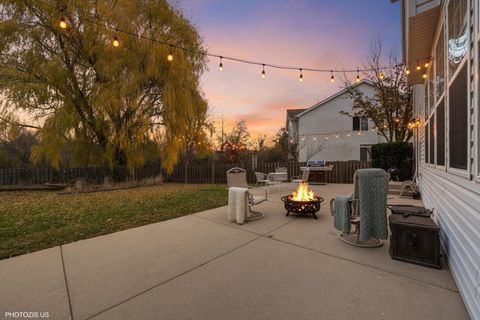 Tiny photo for 2204 Avalon Drive, Buffalo Grove, IL 60089 (MLS # 12523186)