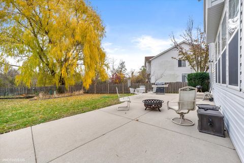 Tiny photo for 2204 Avalon Drive, Buffalo Grove, IL 60089 (MLS # 12523186)
