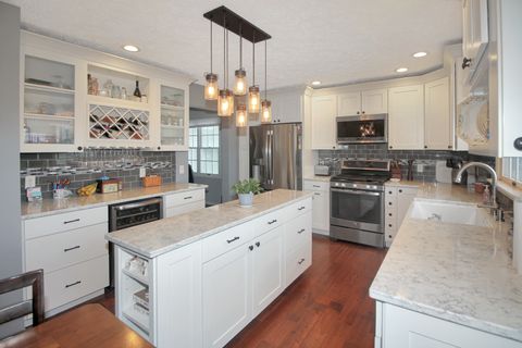 Tiny photo for 610 Old Farm Road, Bloomington, IL 61704 (MLS # 12598720)