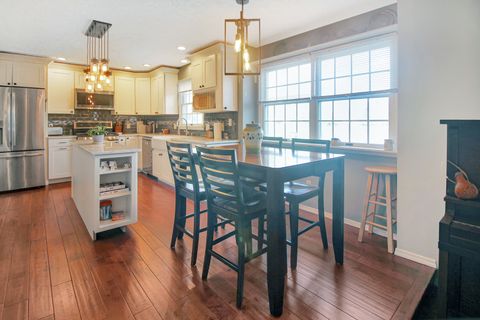 Tiny photo for 610 Old Farm Road, Bloomington, IL 61704 (MLS # 12598720)