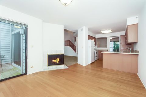 Tiny photo for 928 LONGMEADOW Court #1016, Barrington, IL 60010 (MLS # 12495870)