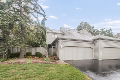 928 LONGMEADOW Court 1016 Barrington IL 60010