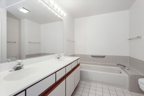 Tiny photo for 928 LONGMEADOW Court #1016, Barrington, IL 60010 (MLS # 12495870)