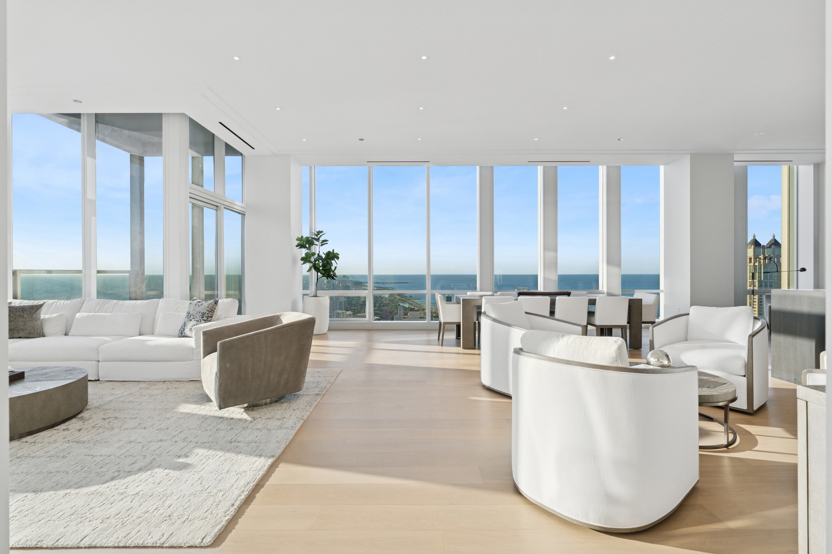 14 W Superior Street 6402
