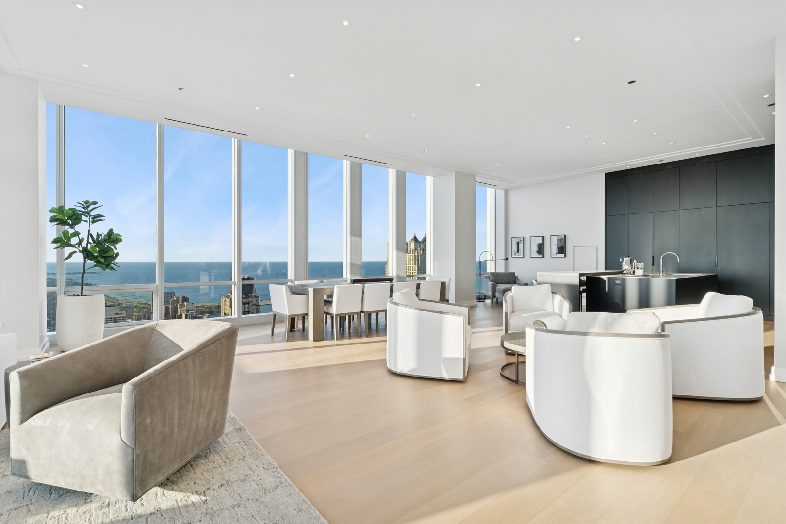 14 W Superior Street 6402