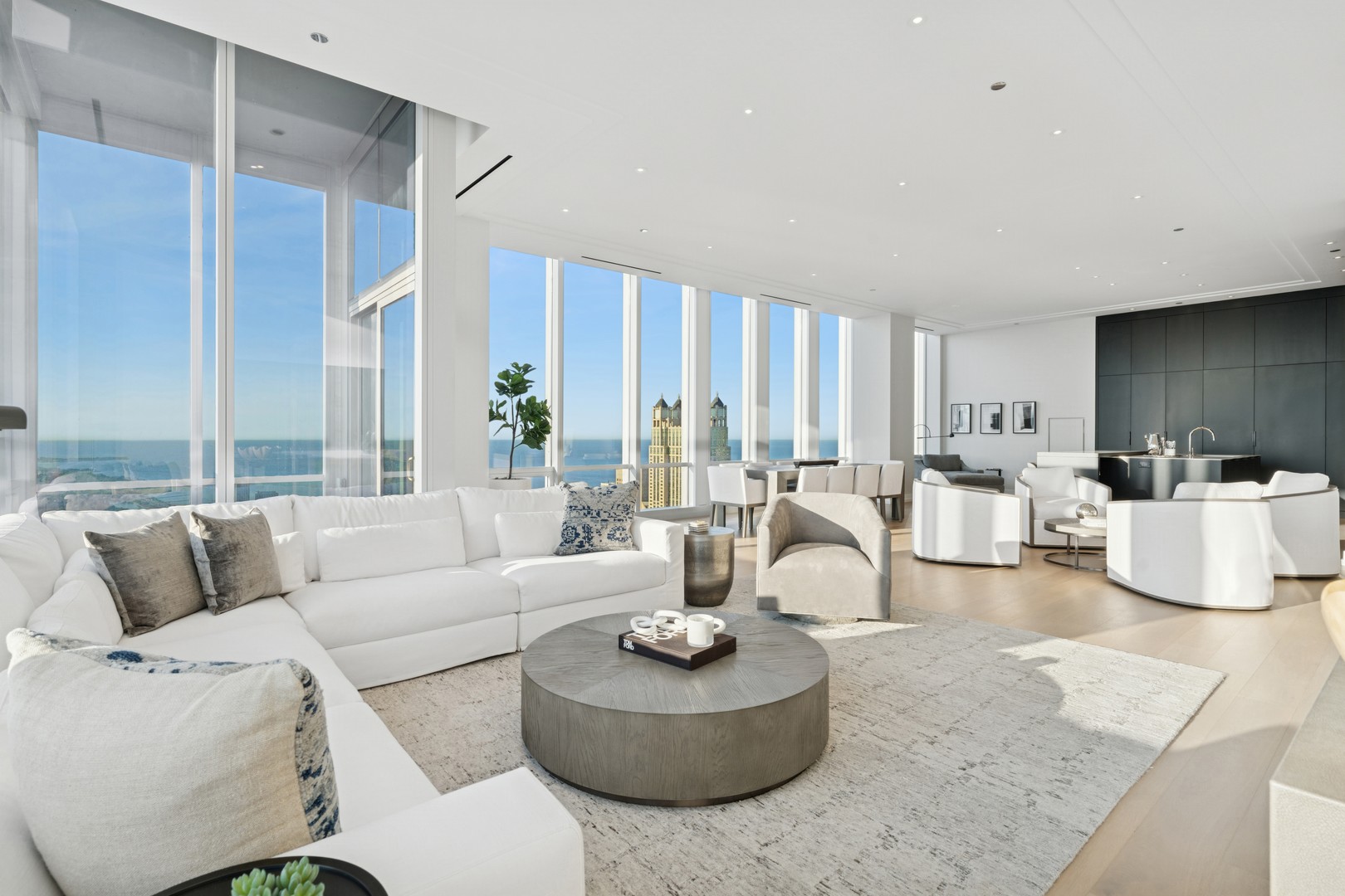 14 W Superior Street 6402