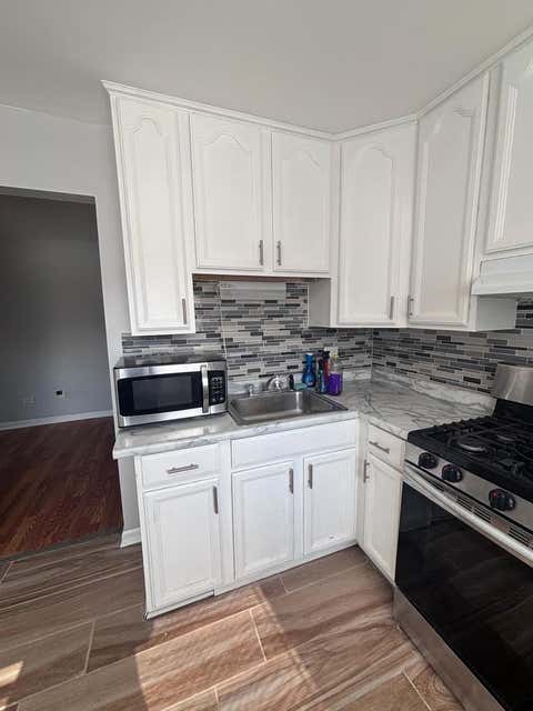 Tiny photo for 659 E Fullerton Avenue #210, Glendale Heights, IL 60139 (MLS # 12728277)