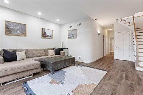 Tiny photo for 1639 N Oakley Avenue #D1, Chicago, IL 60647 (MLS # 12619865)