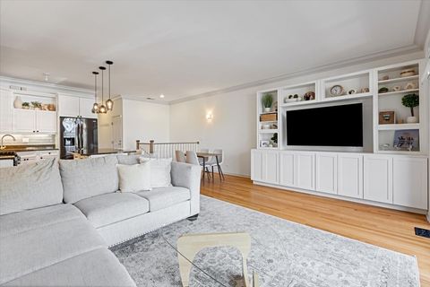 Tiny photo for 1639 N Oakley Avenue #D1, Chicago, IL 60647 (MLS # 12619865)