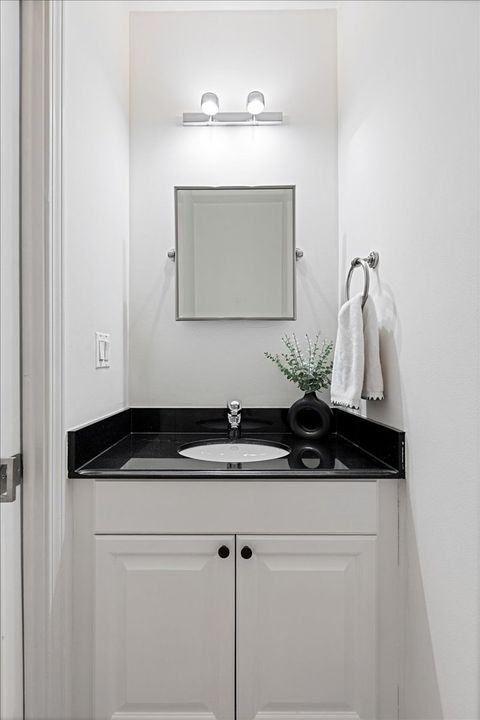 Tiny photo for 1639 N Oakley Avenue #D1, Chicago, IL 60647 (MLS # 12619865)