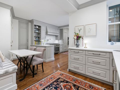 Tiny photo for 232 E WALTON Place #5E, Chicago, IL 60611 (MLS # 12619230)