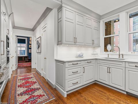 Tiny photo for 232 E WALTON Place #5E, Chicago, IL 60611 (MLS # 12619230)