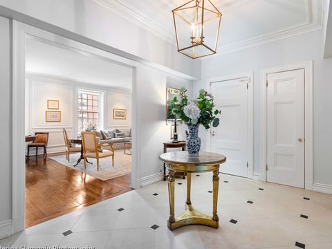 Tiny photo for 232 E WALTON Place #5E, Chicago, IL 60611 (MLS # 12619230)