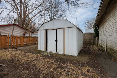 Tiny photo for 1510 E Olive Street, Bloomington, IL 61701 (MLS # 12569256)