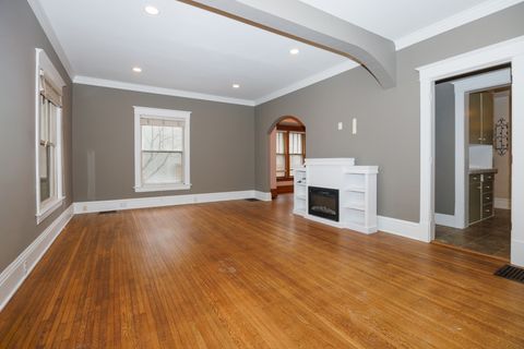 Tiny photo for 1510 E Olive Street, Bloomington, IL 61701 (MLS # 12569256)