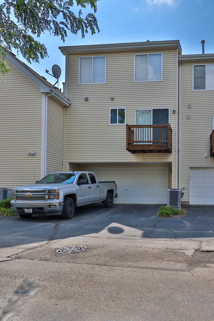 Photo 3 of 31 of 1263 Derry Lane townhome