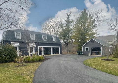 A home in Lake Bluff