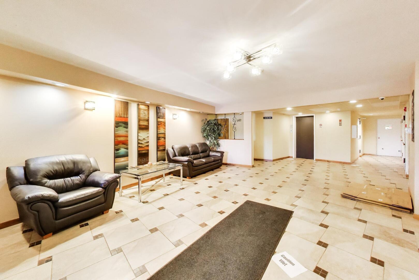1425 Sandpebble Drive 104