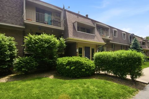 Tiny photo for 154 E Bailey Road #D, Naperville, IL 60565 (MLS # 12656999)